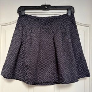 Banana Republic Black Gray Geometric Skater Skirt, Size 4P, EUC